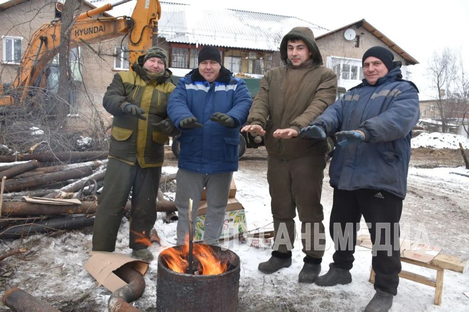 В Северодонецке продолжаются строительно-восстановительные работы В Северодонецке продолжаются строительно-восстановительные работы