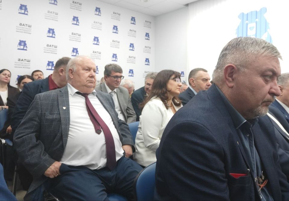 Константин Бутримов: Сегодня я принял участие во встрече с активом партии «Единая Россия» в Орловской области, которая прошла в Штабе общественной поддержки партии Константин Бутримов: Сегодня я принял участие во встрече с активом партии «Единая Россия» в Орловской области, которая прошла в Штабе общественной поддержки партии