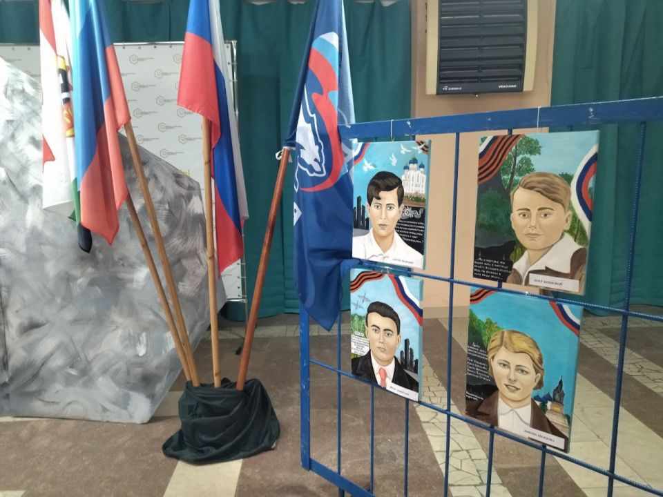 29 января в городе Суходольск активисты «Единой России» провели памятный митинг 29 января в городе Суходольск активисты «Единой России» провели памятный митинг