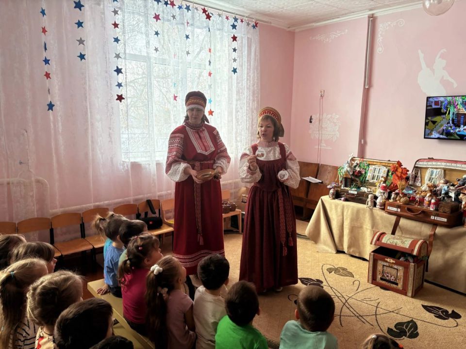 Путешествие в прошлое»: мобильный музей народной культуры для дошкольников Краснодонского округа Путешествие в прошлое»: мобильный музей народной культуры для дошкольников Краснодонского округа