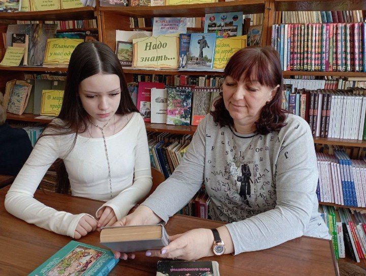 Стахановская школьница – в числе победителей конкурса культурного наследия «Живая буквица» Стахановская школьница – в числе победителей конкурса культурного наследия «Живая буквица»