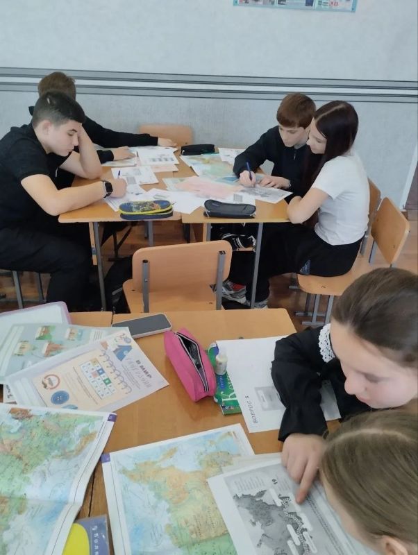 В 2025 году в Ровеньковской школе №2 им. А.В. Хоптенко была осуществлена замена отопительной системы! Благодаря государственным средствам, в школе установлено современное отопление, что отображается на комфорте и здоровье... В 2025 году в Ровеньковской школе №2 им. А.В. Хоптенко была осуществлена замена отопительной системы! Благодаря государственным средствам, в школе установлено современное отопление, что отображается на комфорте и здоровье...