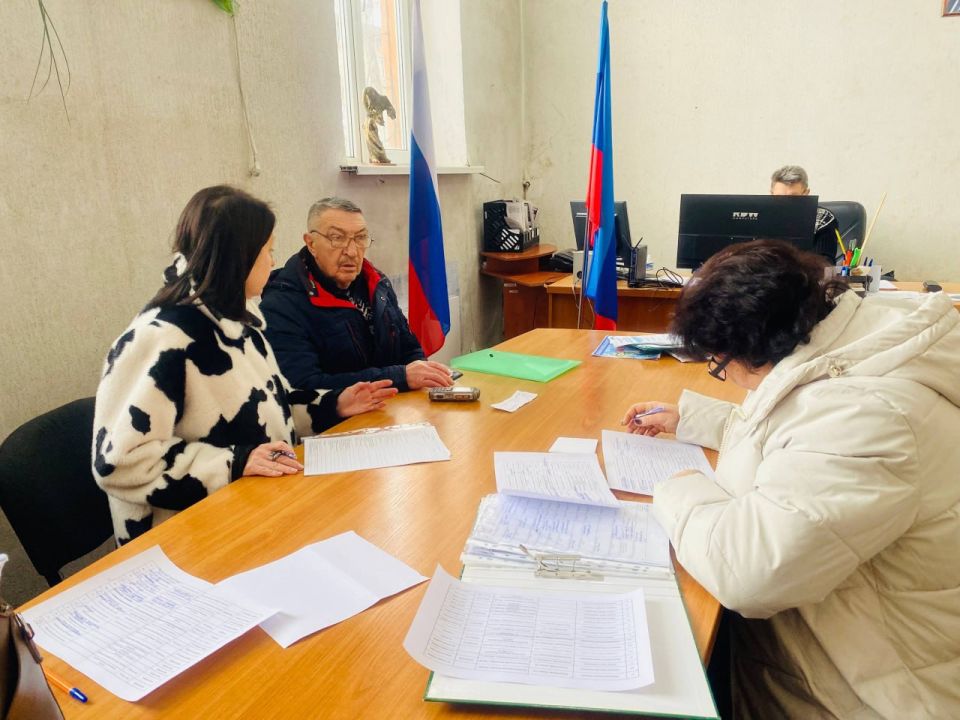 В поселке Белореченский состоялся выездной прием для ветеранов боевых действий В поселке Белореченский состоялся выездной прием для ветеранов боевых действий