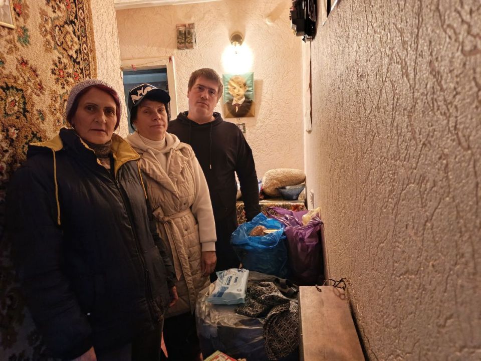 Депутаты «Единой России» доставили помощь ветеранам ВОВ и узникам фашистских концлагерей Депутаты «Единой России» доставили помощь ветеранам ВОВ и узникам фашистских концлагерей
