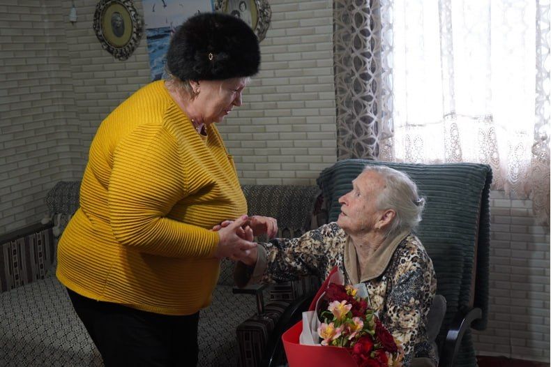 В честь 100-летия свердловчанке вручили поздравительное письмо от Президента РФ В честь 100-летия свердловчанке вручили поздравительное письмо от Президента РФ