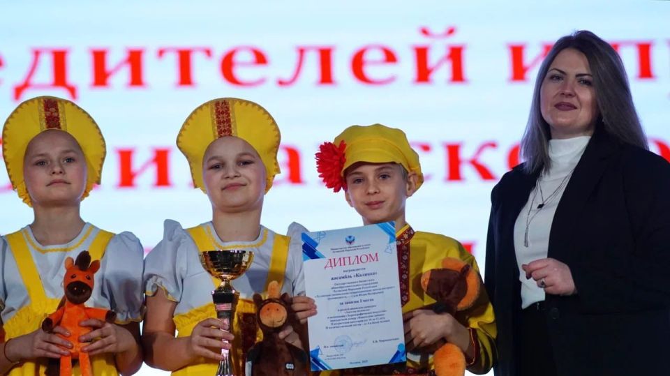 Ценим и награждаем!. В ЛГУ им. Даля собрались лучшие участники регэтапа Всероссийского конкурса хоровых и вокальных коллективов и республиканского конкурса «Ангелы надежды» Ценим и награждаем!. В ЛГУ им. Даля собрались лучшие участники регэтапа Всероссийского конкурса хоровых и вокальных коллективов и республиканского конкурса «Ангелы надежды»