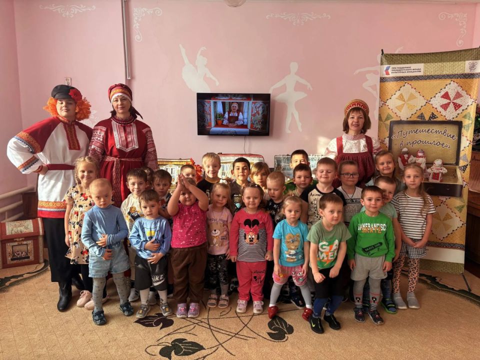 Путешествие в прошлое»: мобильный музей народной культуры для дошкольников Краснодонского округа Путешествие в прошлое»: мобильный музей народной культуры для дошкольников Краснодонского округа