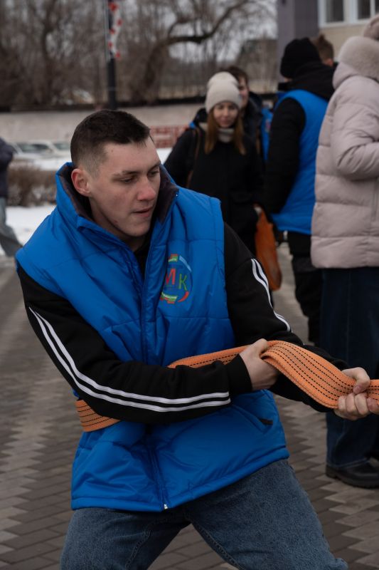 Кровь гудит в жилах. В Молодёжном центре «ПРОдвижение» провели отборочный этап Богатырских игр Сегодня решалась не спортивная формула, а проверялась сила духа, упорство и настоящая мужская дружба Кровь гудит в жилах. В Молодёжном центре «ПРОдвижение» провели отборочный этап Богатырских игр Сегодня решалась не спортивная формула, а проверялась сила духа, упорство и настоящая мужская дружба