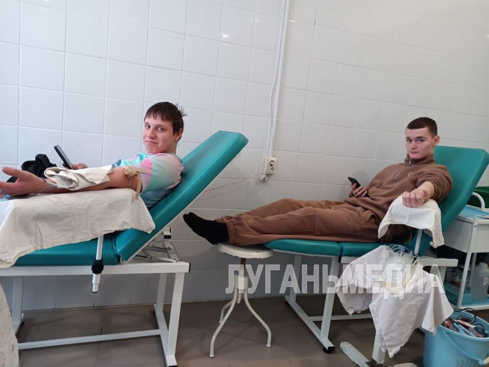 Ровеньковские студенты стали донорами Ровеньковские студенты стали донорами