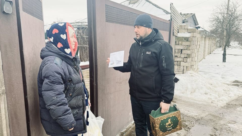 В знак уважения и благодарности: ветеранов ВОВ города Рубежное вручили продуктовые наборы В знак уважения и благодарности: ветеранов ВОВ города Рубежное вручили продуктовые наборы