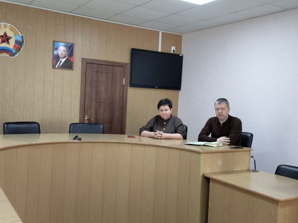 Сегодня временно исполняющий полномочия Главы городского округа город Ровеньки Татьяна Хрипачева провела плановое рабочее совещание с руководителями управлений администрации и структурных подразделений Сегодня временно исполняющий полномочия Главы городского округа город Ровеньки Татьяна Хрипачева провела плановое рабочее совещание с руководителями управлений администрации и структурных подразделений