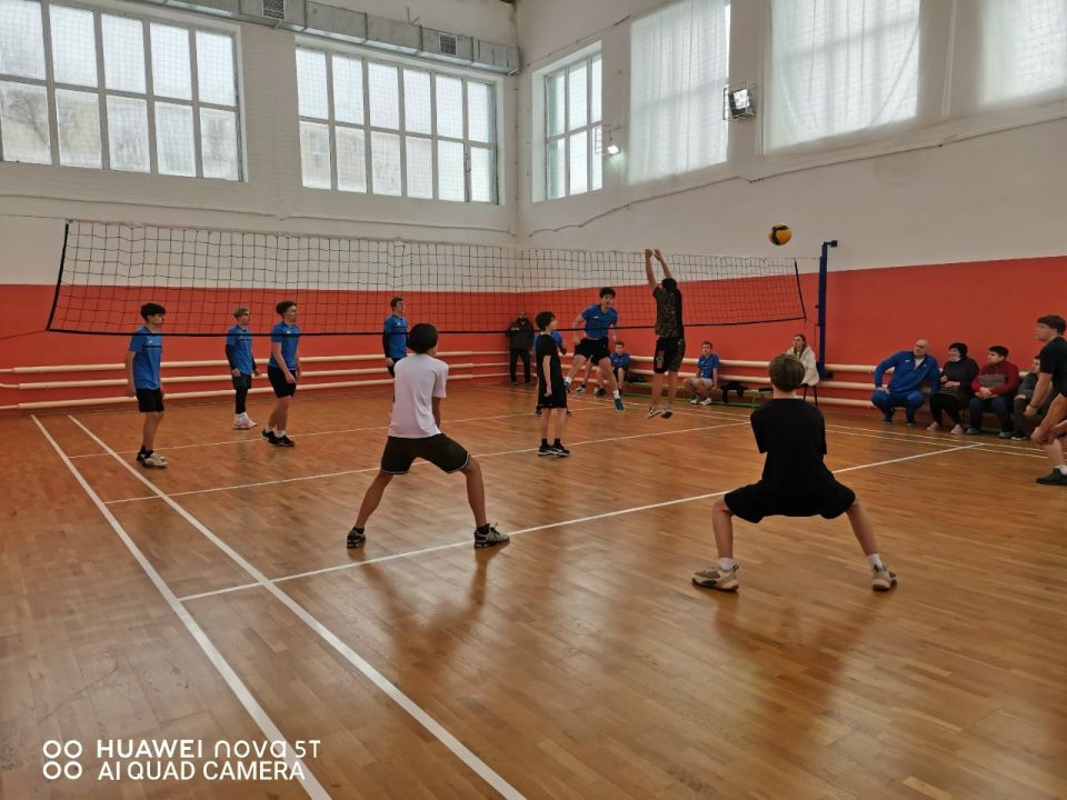 Товарищеская игра по волейболу состоялись в Лутугинской спортивной школе Товарищеская игра по волейболу состоялись в Лутугинской спортивной школе