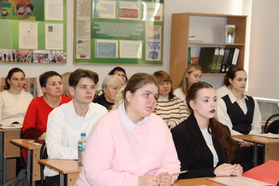 «Шаги в науку»: школьники Стаханова и Кировска показали свои исследования «Шаги в науку»: школьники Стаханова и Кировска показали свои исследования