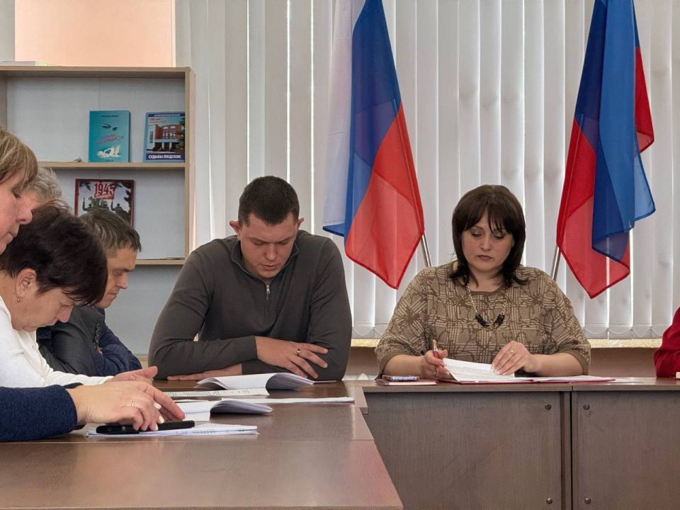 В Марковке под председательством Екатерины Титовой состоялось 43-е заседание Совета Марковского муниципального округа Луганской Народной Республики В Марковке под председательством Екатерины Титовой состоялось 43-е заседание Совета Марковского муниципального округа Луганской Народной Республики