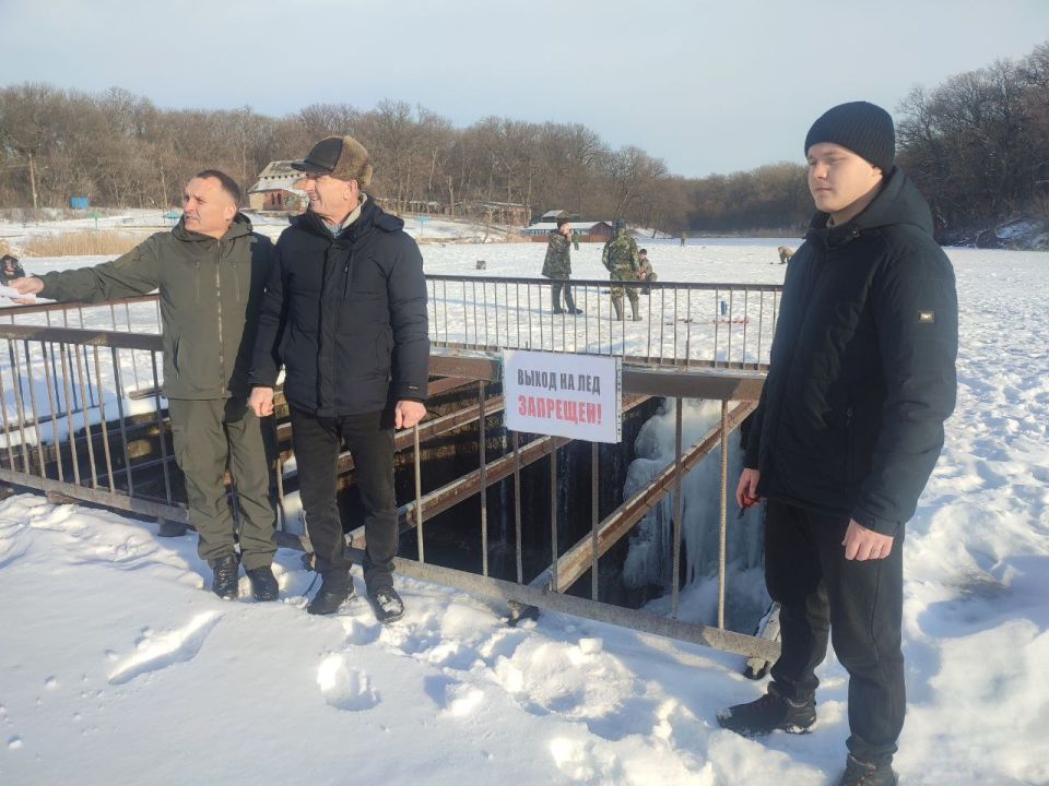 Обеспечение безопасности граждан и предотвращение несчастных случаев на водоемах в зимний период Обеспечение безопасности граждан и предотвращение несчастных случаев на водоемах в зимний период