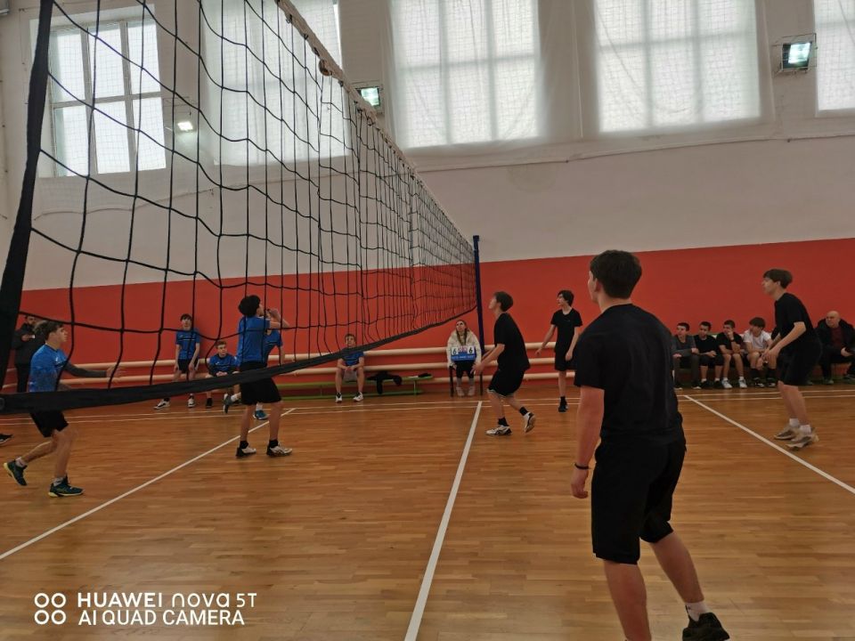 Товарищеская игра по волейболу состоялись в Лутугинской спортивной школе Товарищеская игра по волейболу состоялись в Лутугинской спортивной школе