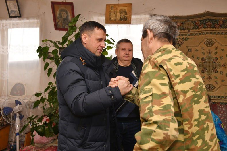 В Свердловском округе оказали адресную поддержку военнослужащему Константину Пугачеву В Свердловском округе оказали адресную поддержку военнослужащему Константину Пугачеву
