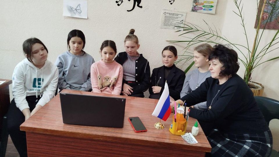 Оренбуржцы и перевальчане проводят книжные встречи Оренбуржцы и перевальчане проводят книжные встречи