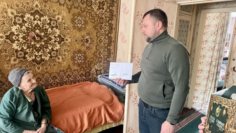 В знак уважения и благодарности: ветеранов ВОВ города Рубежное вручили продуктовые наборы В знак уважения и благодарности: ветеранов ВОВ города Рубежное вручили продуктовые наборы