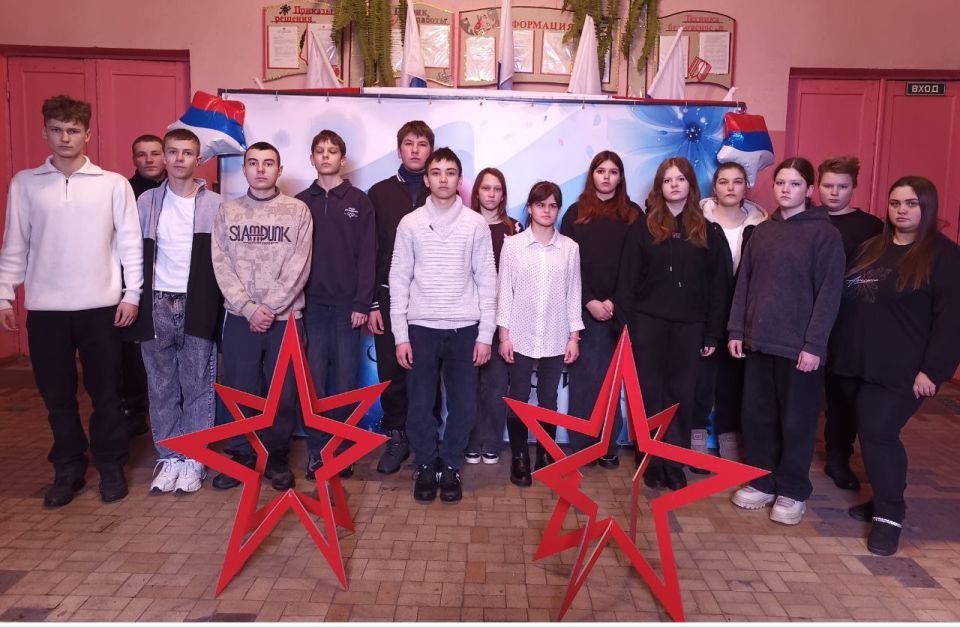 С целью формирования чувства патриотизма и ответственности за свои поступки и свою малую Родину в ДК им. Т. Г. Шевченко пгт Большекаменка прошел информационный час "Я - патриот своей Родины" С целью формирования чувства патриотизма и ответственности за свои поступки и свою малую Родину в ДК им. Т. Г. Шевченко пгт Большекаменка прошел информационный час "Я - патриот своей Родины"
