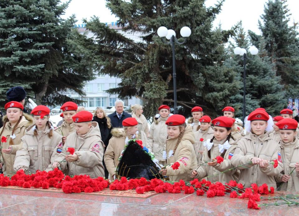 Сергей Козенко: В канун 83-й годовщины гибели молодогвардейцев, принял участие в мемориальном часе «Молодая гвардия. Бессмертие юных» Сергей Козенко: В канун 83-й годовщины гибели молодогвардейцев, принял участие в мемориальном часе «Молодая гвардия. Бессмертие юных»