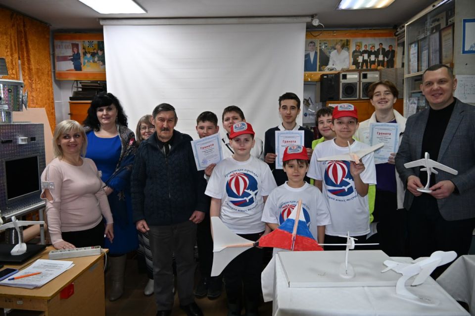 День детских изобретений в Брянке: роботы, дроны и будущее в руках юных гениев День детских изобретений в Брянке: роботы, дроны и будущее в руках юных гениев