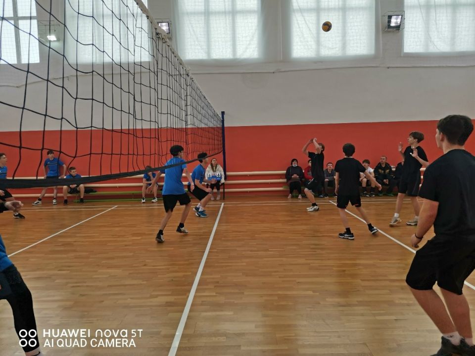 Товарищеская игра по волейболу состоялись в Лутугинской спортивной школе Товарищеская игра по волейболу состоялись в Лутугинской спортивной школе