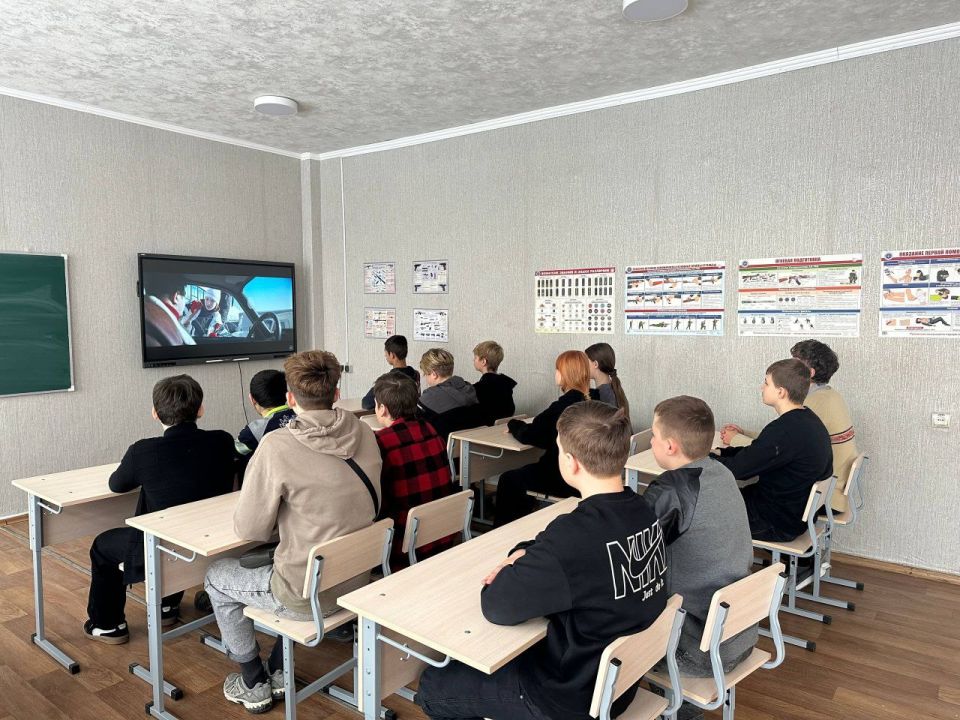 В Старобельске и Северодонецке прошли кинопоказы в рамках проекта «Детский спорт» В Старобельске и Северодонецке прошли кинопоказы в рамках проекта «Детский спорт»