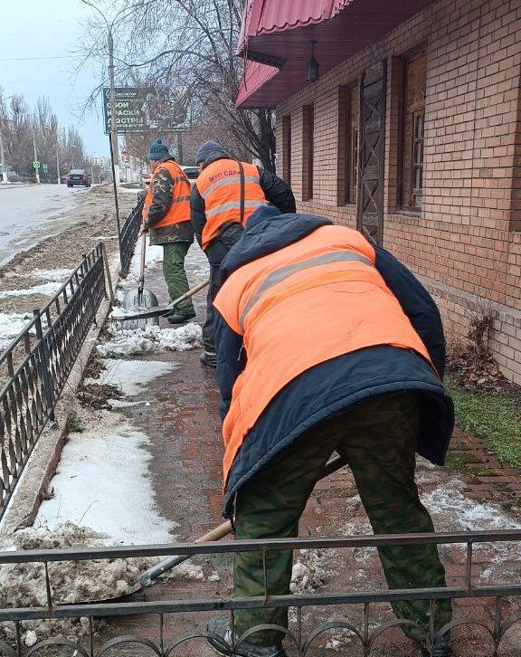 Коммунальными службами проведены работы на территории города Коммунальными службами проведены работы на территории города