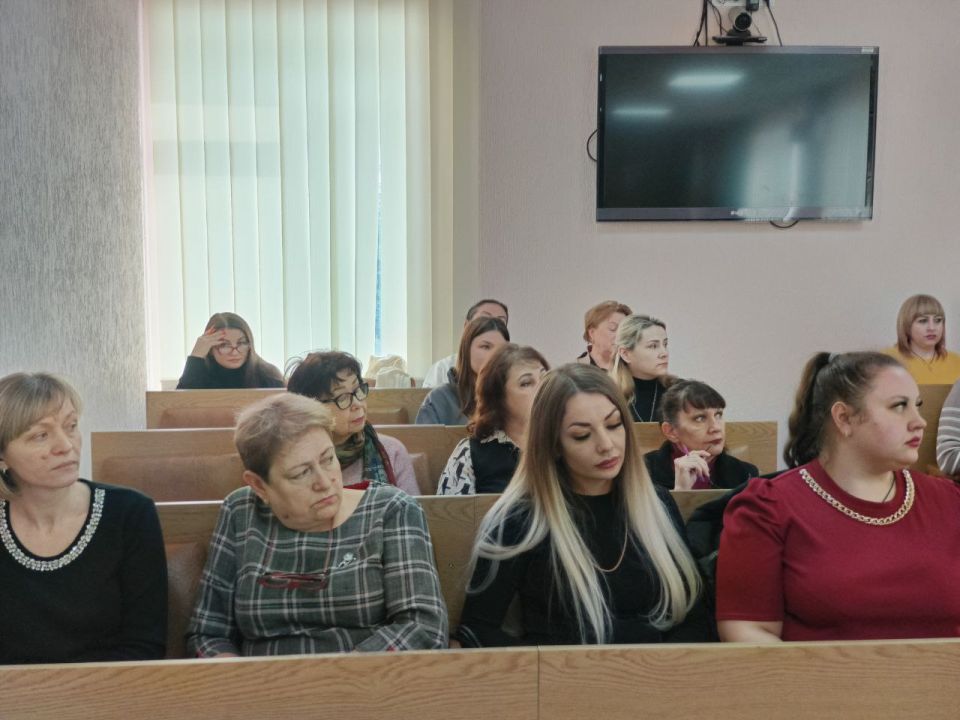 Сегодня в Администрации городского округа города Ровеньки состоялось заседание Совета женщин города Ровеньки "Союза женщин России" Сегодня в Администрации городского округа города Ровеньки состоялось заседание Совета женщин города Ровеньки "Союза женщин России"