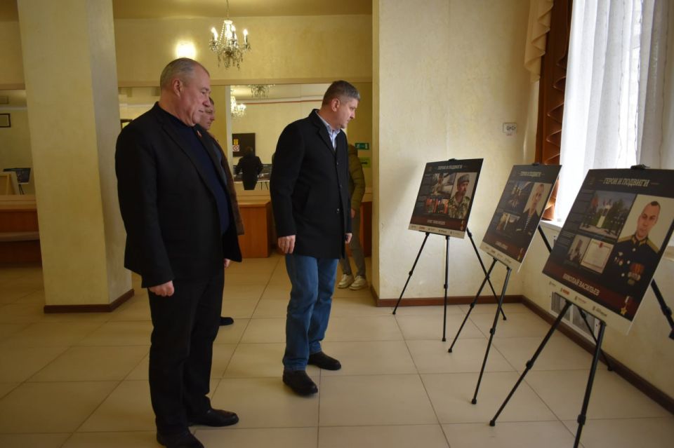В Старобельске и Новоайдаре в 83-ю годовщину освобождения побывала передвижная выставка «Герои и подвиги: мои земляки – Герои России» В Старобельске и Новоайдаре в 83-ю годовщину освобождения побывала передвижная выставка «Герои и подвиги: мои земляки – Герои России»