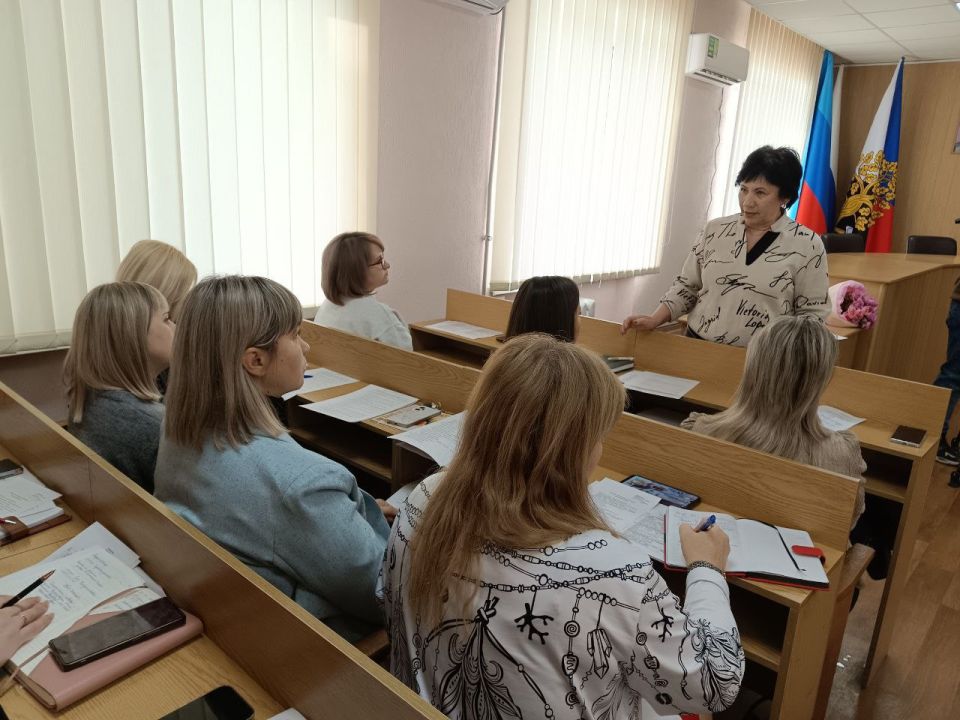 Сегодня в Администрации городского округа города Ровеньки состоялось заседание Совета женщин города Ровеньки "Союза женщин России" Сегодня в Администрации городского округа города Ровеньки состоялось заседание Совета женщин города Ровеньки "Союза женщин России"
