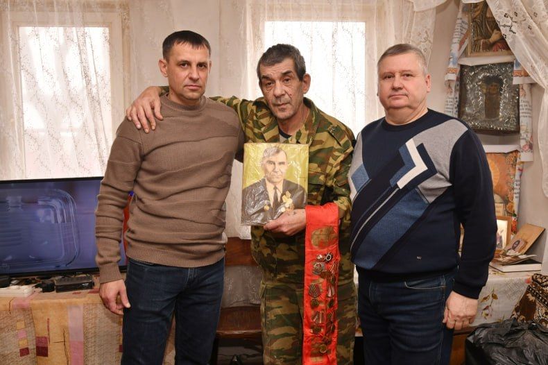 В Свердловском округе оказали адресную поддержку военнослужащему Константину Пугачеву В Свердловском округе оказали адресную поддержку военнослужащему Константину Пугачеву