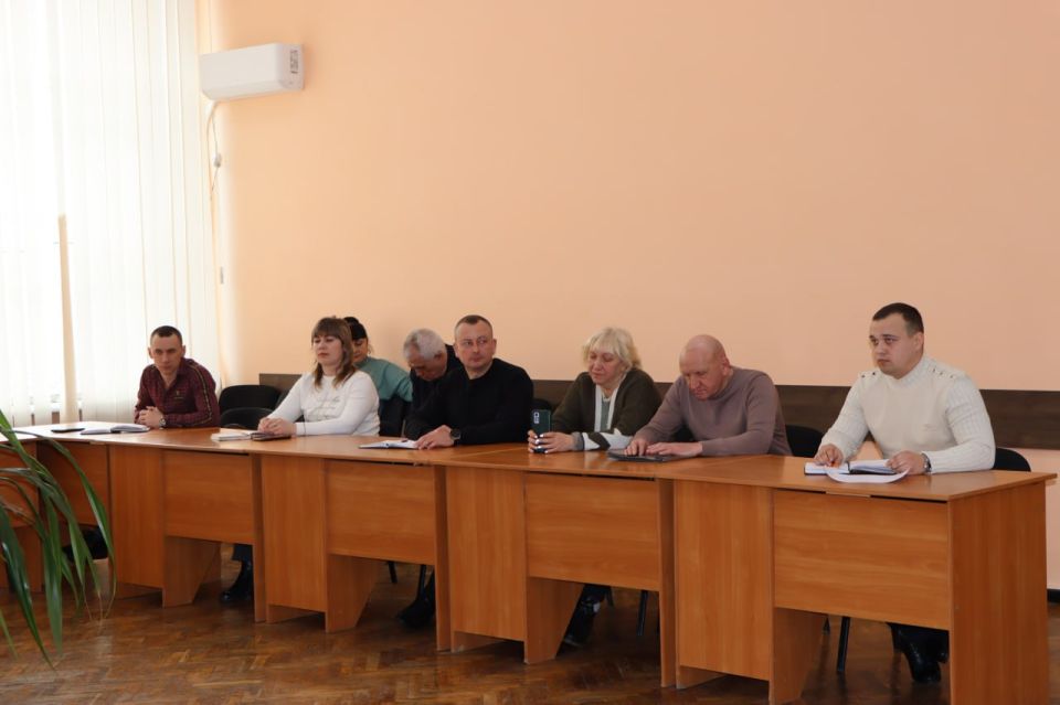 В Администрации Лутугинского муниципального округа прошло совещание по вопросу работы организаций и коммунальных служб при ухудшении погодных условий В Администрации Лутугинского муниципального округа прошло совещание по вопросу работы организаций и коммунальных служб при ухудшении погодных условий