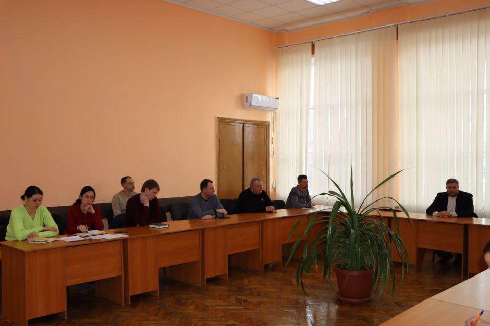 В Администрации Лутугинского муниципального округа прошло совещание по вопросу работы организаций и коммунальных служб при ухудшении погодных условий В Администрации Лутугинского муниципального округа прошло совещание по вопросу работы организаций и коммунальных служб при ухудшении погодных условий