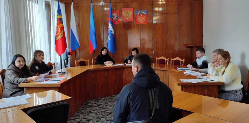В Администрации состоялось заседание рабочей группы, действующей в рамках межведомственной комиссии Луганской Народной Республики по противодействию нелегальной занятости В Администрации состоялось заседание рабочей группы, действующей в рамках межведомственной комиссии Луганской Народной Республики по противодействию нелегальной занятости
