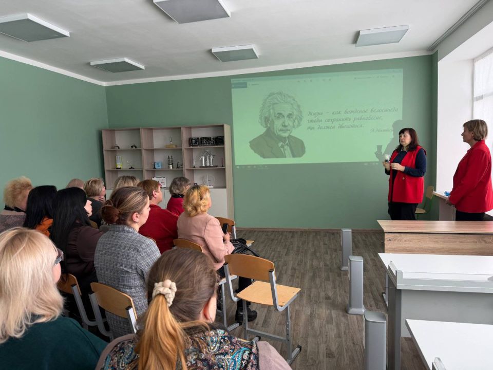 Сергей Колягин: Сегодня в Золотовской средней школе №16 состоялся обучающий семинар с элементами мастер-класса по брендированию школьных общественных пространств в рамках всероссийского патриотического проекта «Лица Героев» Сергей Колягин: Сегодня в Золотовской средней школе №16 состоялся обучающий семинар с элементами мастер-класса по брендированию школьных общественных пространств в рамках всероссийского патриотического проекта «Лица Героев»