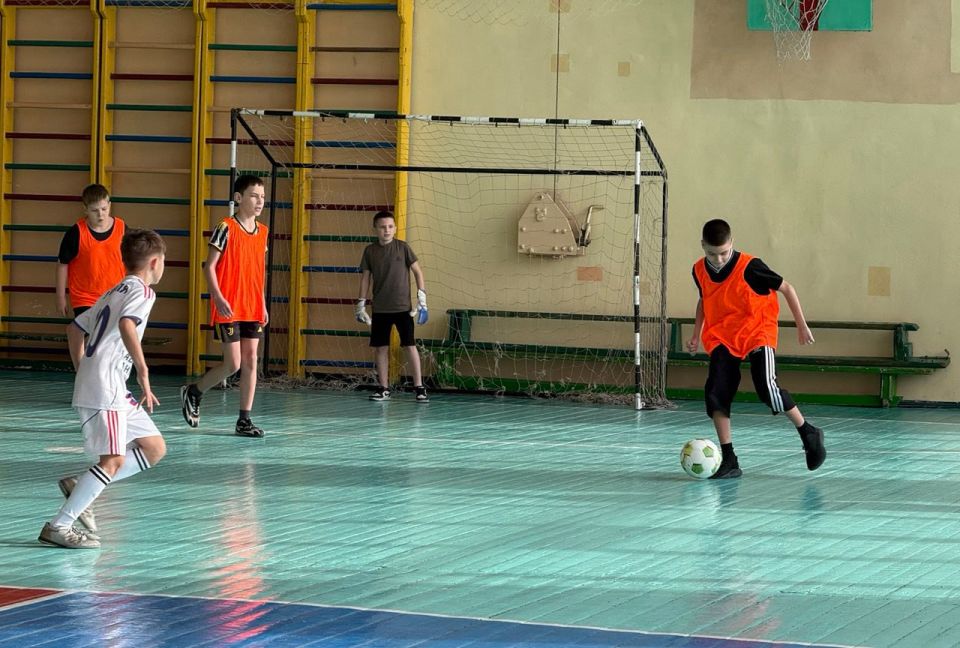 В Спортивном комплексе-Антрацит состоялось физкультурное мероприятие по мини-футболу В Спортивном комплексе-Антрацит состоялось физкультурное мероприятие по мини-футболу