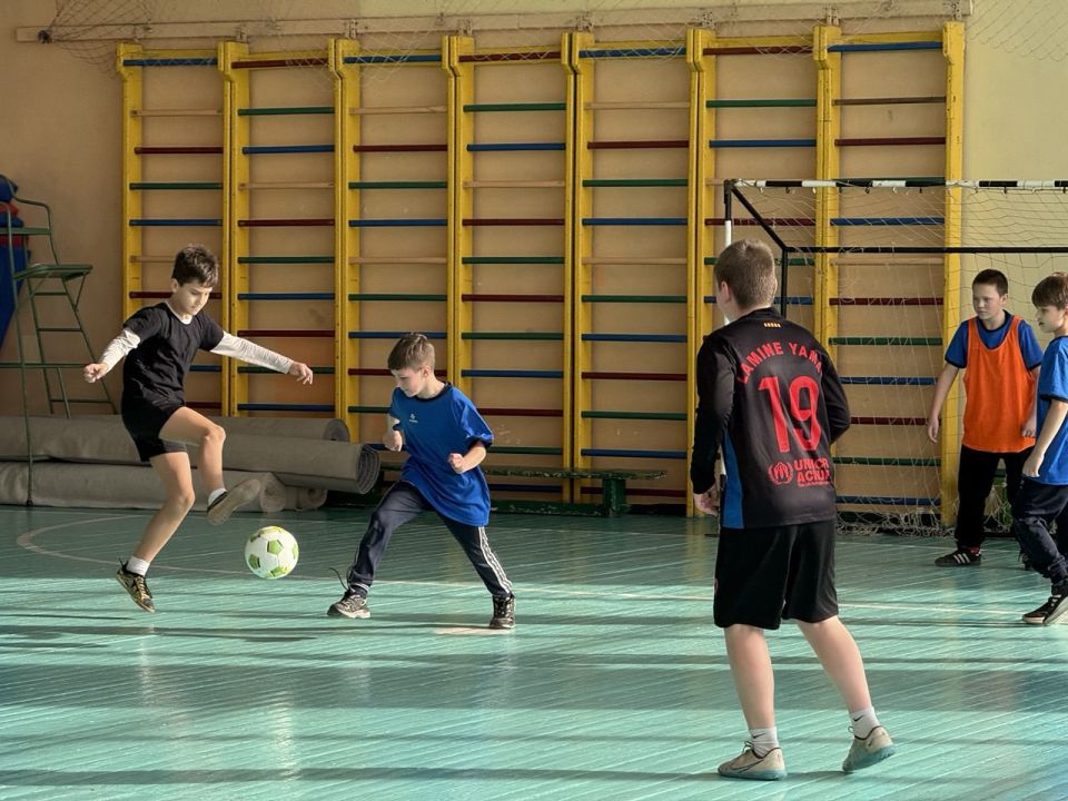 В Спортивном комплексе-Антрацит состоялось физкультурное мероприятие по мини-футболу В Спортивном комплексе-Антрацит состоялось физкультурное мероприятие по мини-футболу