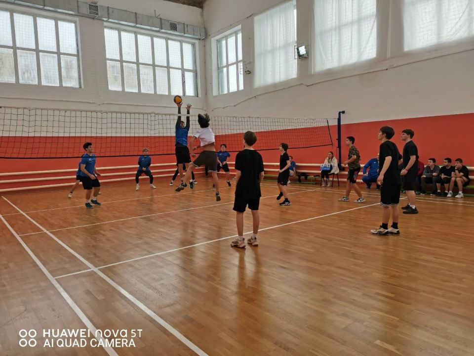 Товарищеская игра по волейболу состоялись в Лутугинской спортивной школе Товарищеская игра по волейболу состоялись в Лутугинской спортивной школе