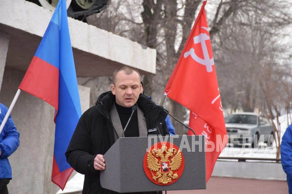 В Северодонецке состоялось возложение цветов ко Дню освобождения города от немецко-фашистских захватчиков В Северодонецке состоялось возложение цветов ко Дню освобождения города от немецко-фашистских захватчиков
