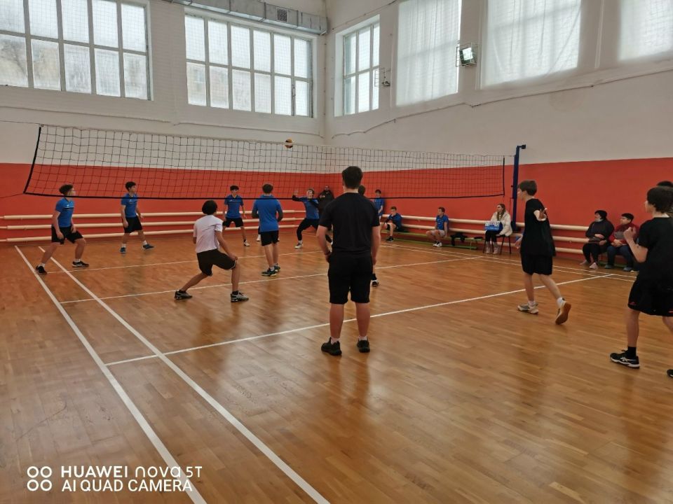 Товарищеская игра по волейболу состоялись в Лутугинской спортивной школе Товарищеская игра по волейболу состоялись в Лутугинской спортивной школе
