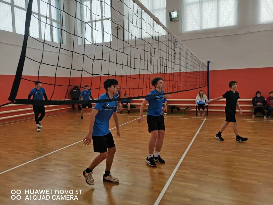 Товарищеская игра по волейболу состоялись в Лутугинской спортивной школе Товарищеская игра по волейболу состоялись в Лутугинской спортивной школе