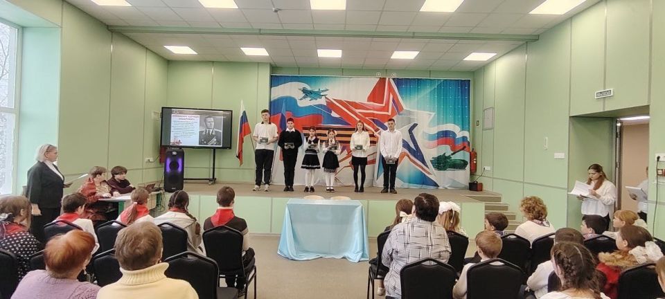 Олег Коваль: 29 января, в рамках реализации проекта "Новая школа" в ГБОУ ЛНР "Георгиевская средняя школа №1" состоялось открытие "Парты Героя" Олег Коваль: 29 января, в рамках реализации проекта "Новая школа" в ГБОУ ЛНР "Георгиевская средняя школа №1" состоялось открытие "Парты Героя"