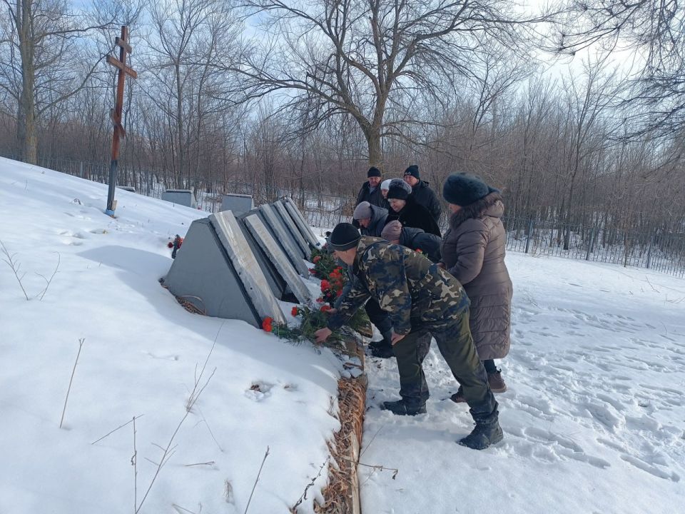 День освобождения села Давыдо-Никольское: жители вспомнили подвиг защитников Родины День освобождения села Давыдо-Никольское: жители вспомнили подвиг защитников Родины