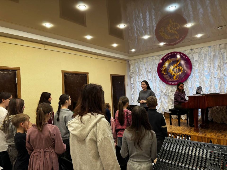 Преподаватель колледжа Академии Матусовского провела мастер-класс для воспитанников школы искусств Преподаватель колледжа Академии Матусовского провела мастер-класс для воспитанников школы искусств