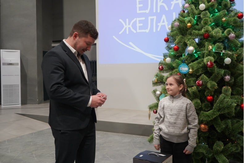 Мечты сбываются: представитель Красноярского края исполнил желание юной Саши Васильцевой Мечты сбываются: представитель Красноярского края исполнил желание юной Саши Васильцевой