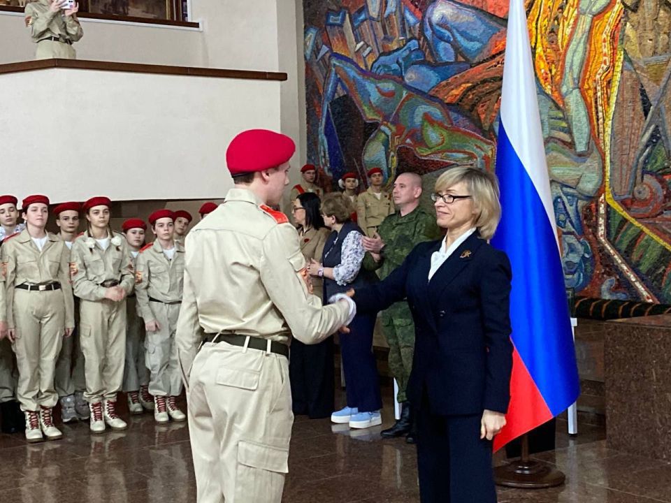 «Мы, юнармейцы — опора страны, юность отчизны, надежды России!» «Мы, юнармейцы — опора страны, юность отчизны, надежды России!»