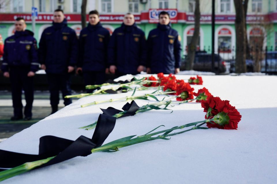 Добровольцы ЛугРО ВСКС почтили память героев-молодогвардейцев Добровольцы ЛугРО ВСКС почтили память героев-молодогвардейцев