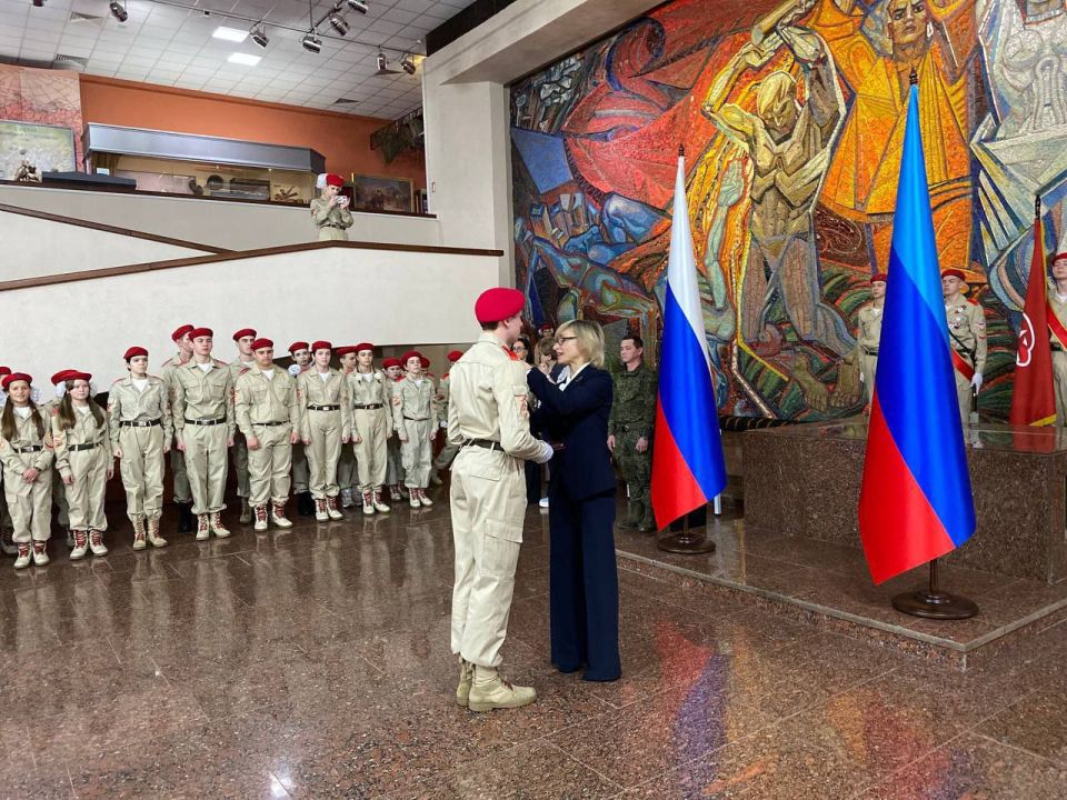 «Мы, юнармейцы — опора страны, юность отчизны, надежды России!» «Мы, юнармейцы — опора страны, юность отчизны, надежды России!»